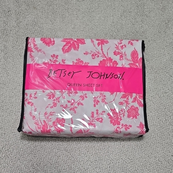 Betsey Johnson Sheet Set - Picture 1 of 4